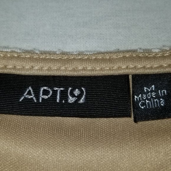 APP 9 Women's Size M Cream Blouse with floral desi - Picture 3 of 12